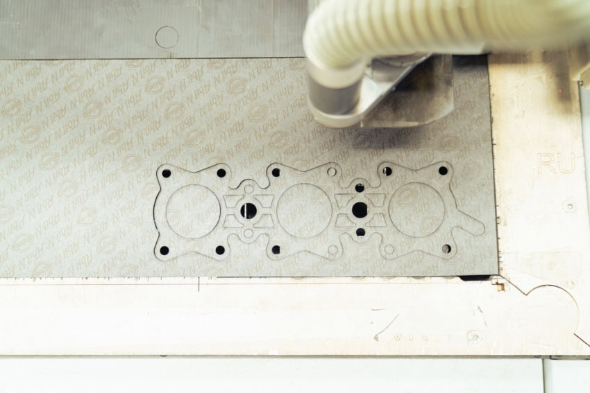 Dichtmaterial auf der Cutworks Laserschneidanlage